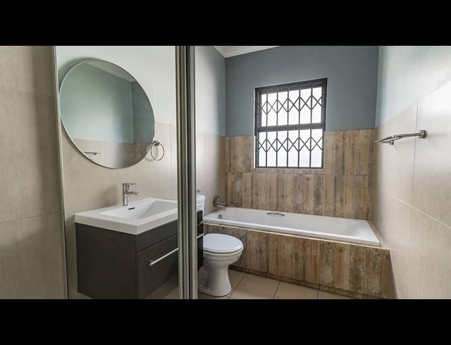3 BEDROOM TOWNHOUSE FOR SALE IN SUMMERSET